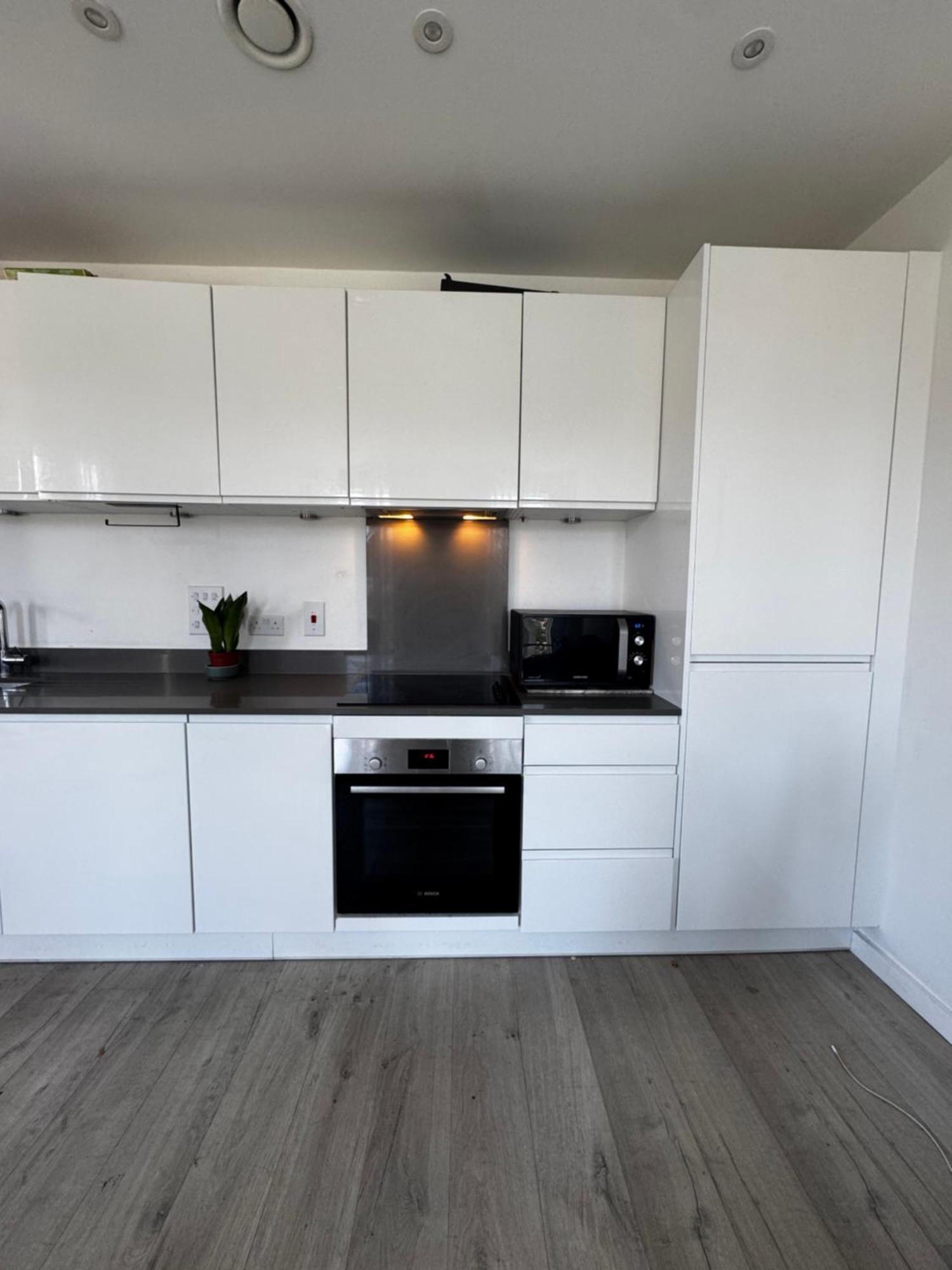 Luxury Entire 1 Bed Flat, Excel, Airport, Custom House * Londen
