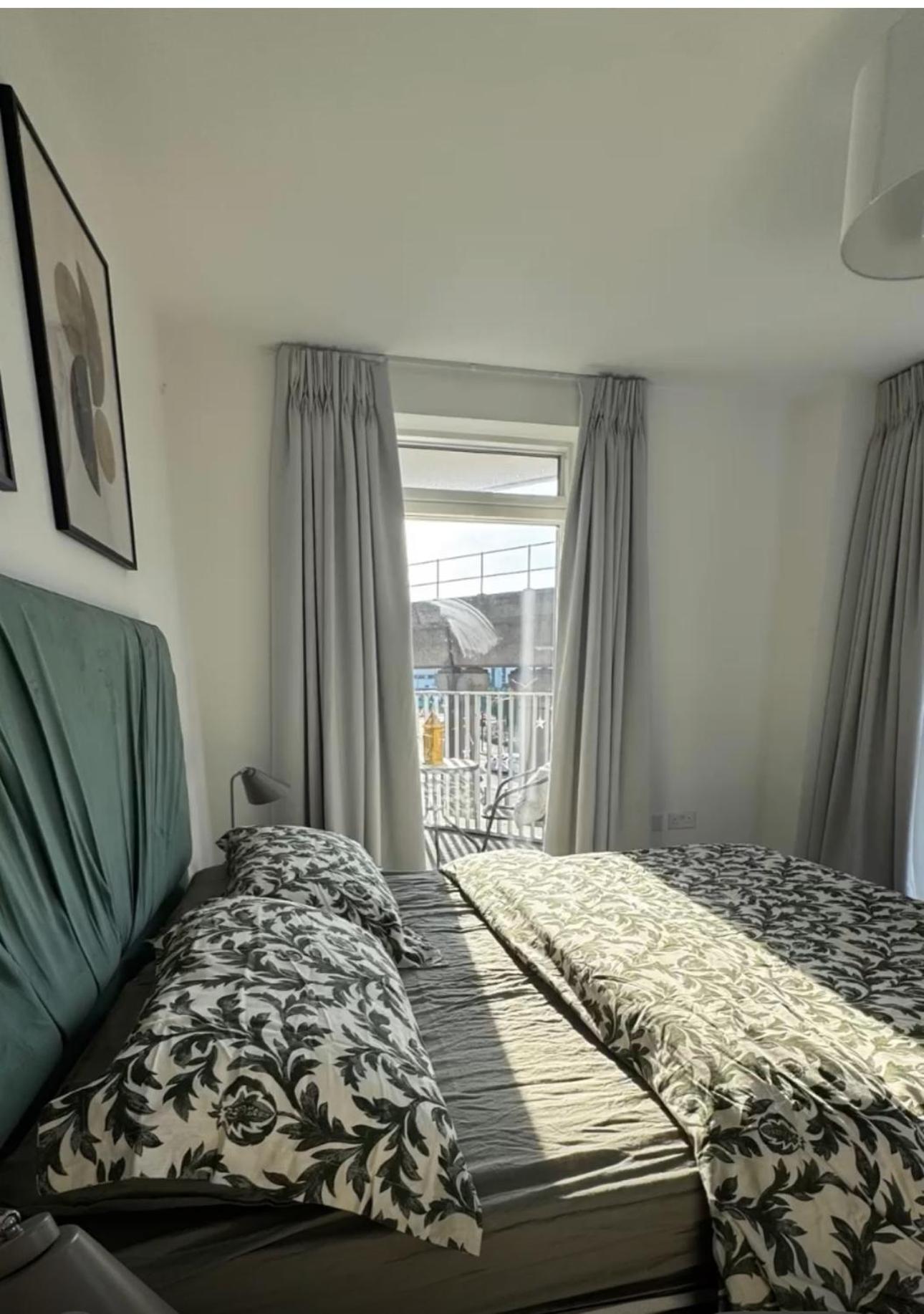 Luxury Entire 1 Bed Flat, Excel, Airport, Custom House * Londen