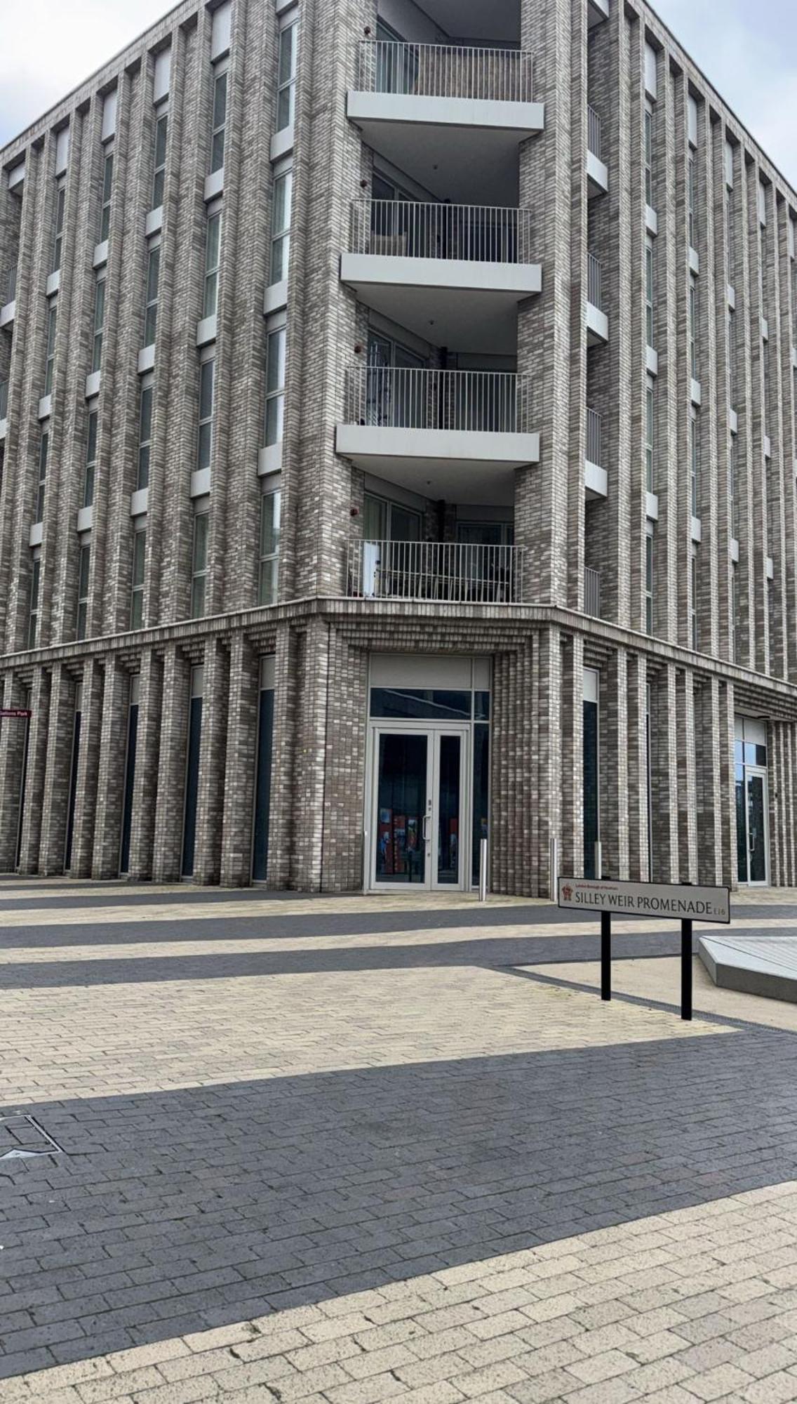Luxury Entire 1 Bed Flat, Excel, Airport, Custom House * Londen